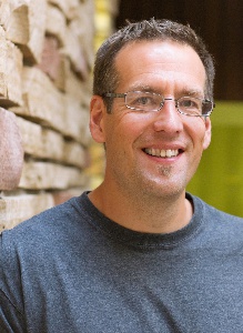 Geosciences professor, Derek Schutt